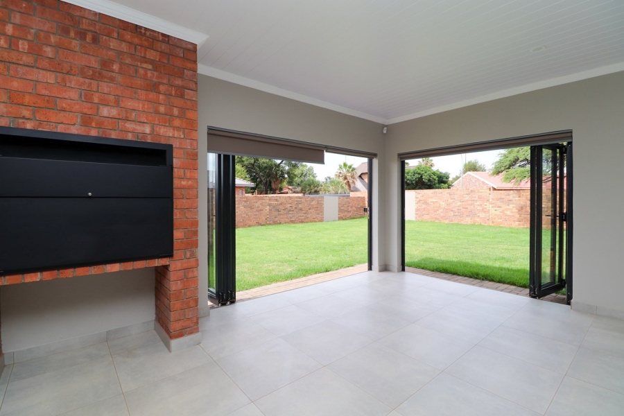 3 Bedroom Property for Sale in Flamwood North West